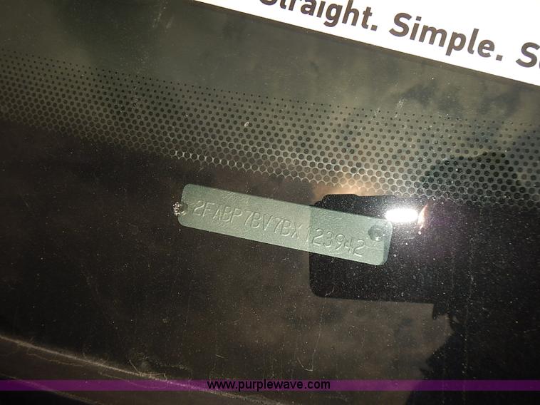 image for item J3113 2011 Ford Crown Victoria Police Interceptor