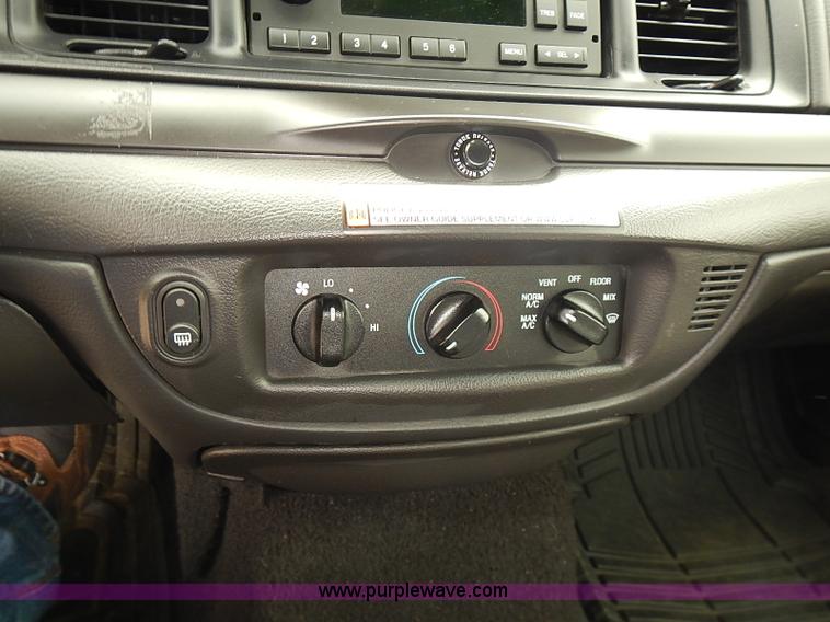 image for item J3114 2008 Ford Crown Victoria Police Interceptor