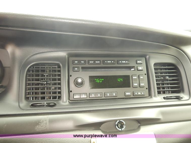 image for item J3114 2008 Ford Crown Victoria Police Interceptor