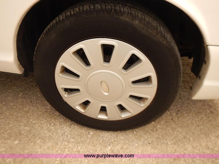 image for item J3114 2008 Ford Crown Victoria Police Interceptor