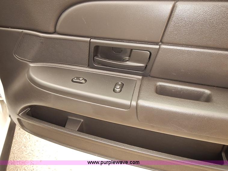 image for item J3114 2008 Ford Crown Victoria Police Interceptor