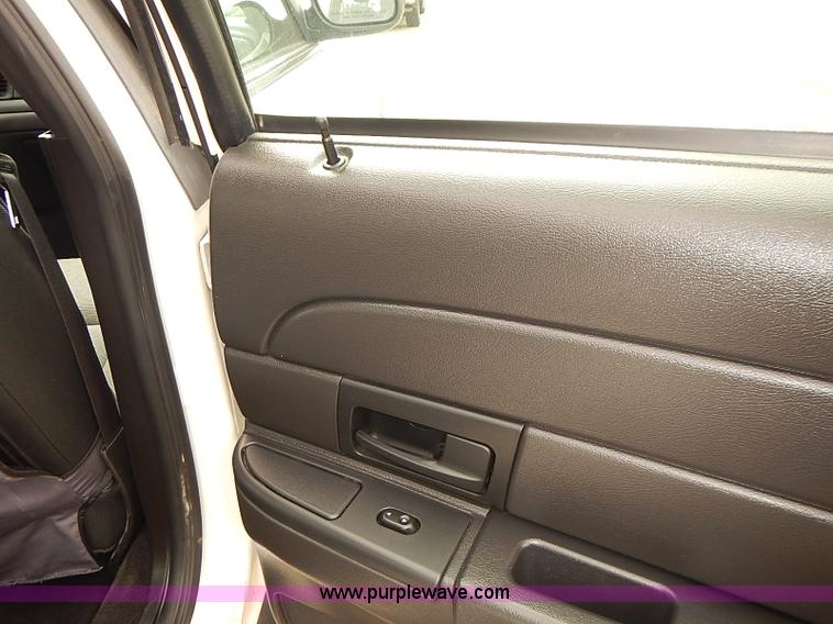 image for item J3114 2008 Ford Crown Victoria Police Interceptor