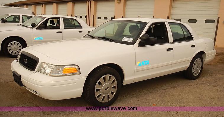 image for item J3115 2011 Ford Crown Victoria Police Interceptor