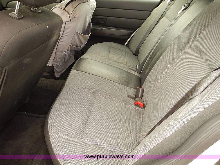 image for item J3115 2011 Ford Crown Victoria Police Interceptor