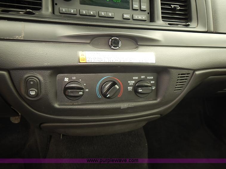 image for item J3115 2011 Ford Crown Victoria Police Interceptor