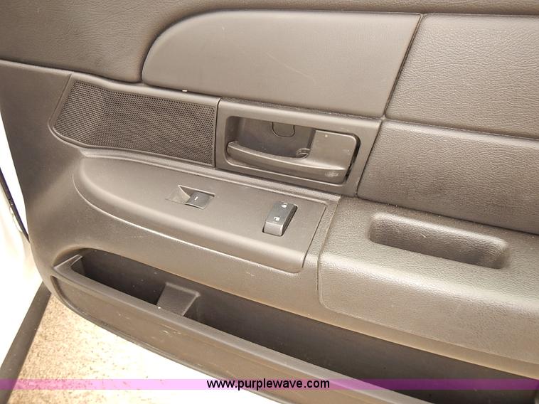 image for item J3115 2011 Ford Crown Victoria Police Interceptor