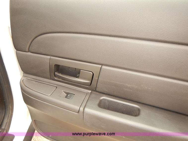 image for item J3115 2011 Ford Crown Victoria Police Interceptor