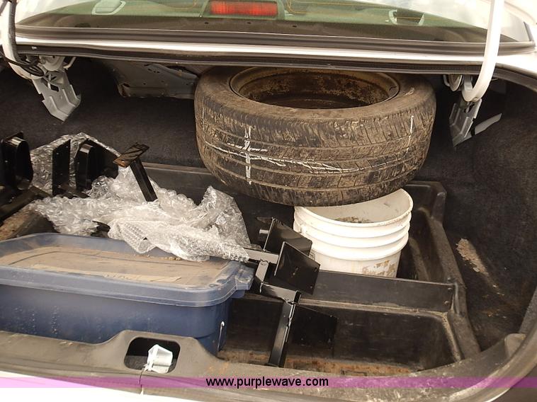 image for item J3115 2011 Ford Crown Victoria Police Interceptor