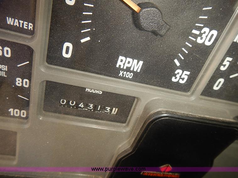 image for item J3116 1998 International 4900 dump truck