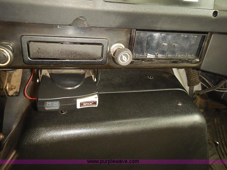 image for item J3116 1998 International 4900 dump truck