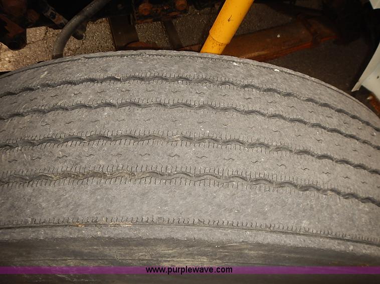 image for item J3116 1998 International 4900 dump truck