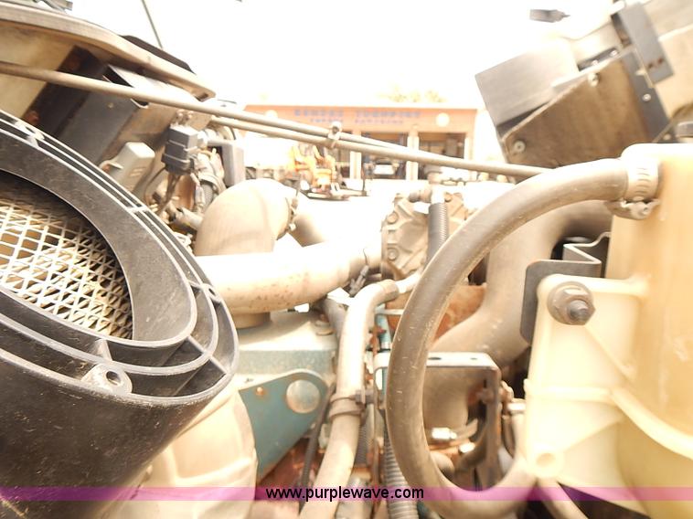 image for item J3116 1998 International 4900 dump truck