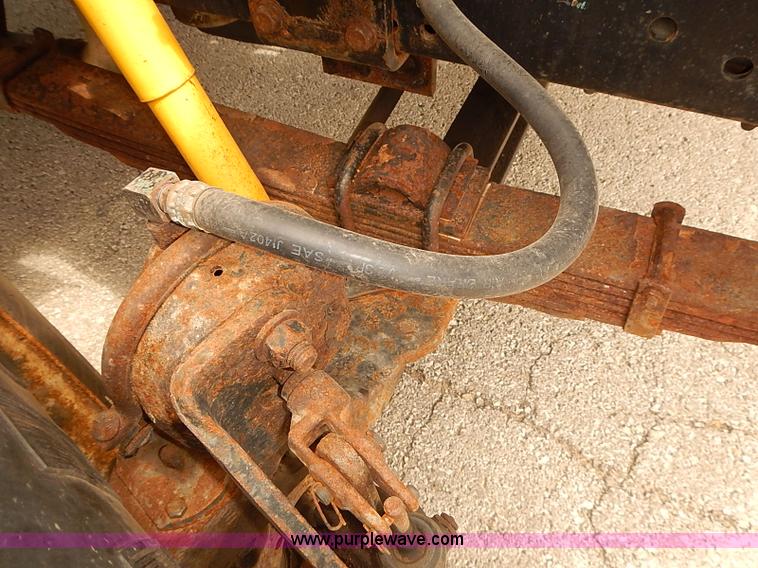 image for item J3116 1998 International 4900 dump truck