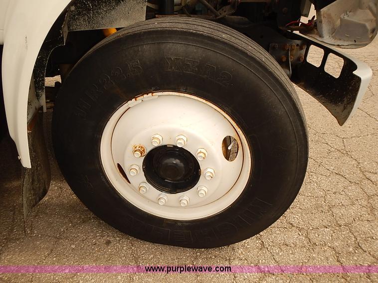 image for item J3116 1998 International 4900 dump truck