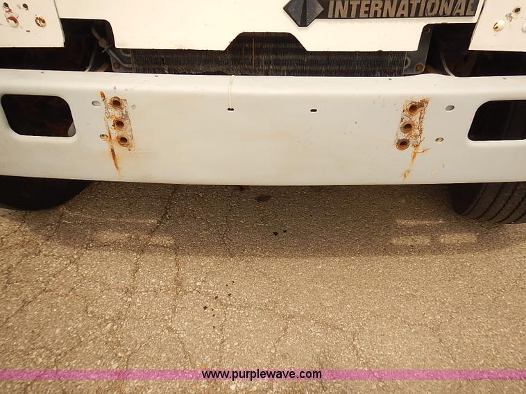 image for item J3116 1998 International 4900 dump truck