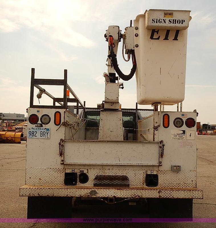image for item J3117 2007 Ford F450 Super Duty XL bucket truck