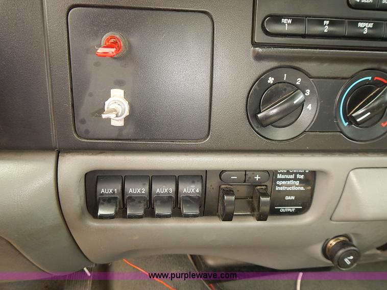 image for item J3117 2007 Ford F450 Super Duty XL bucket truck