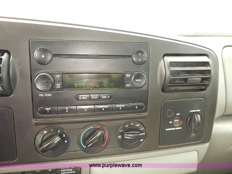 image for item J3117 2007 Ford F450 Super Duty XL bucket truck