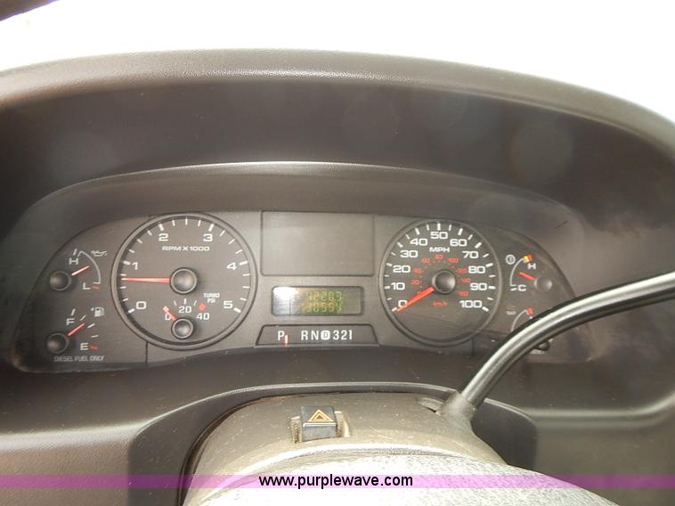 image for item J3117 2007 Ford F450 Super Duty XL bucket truck