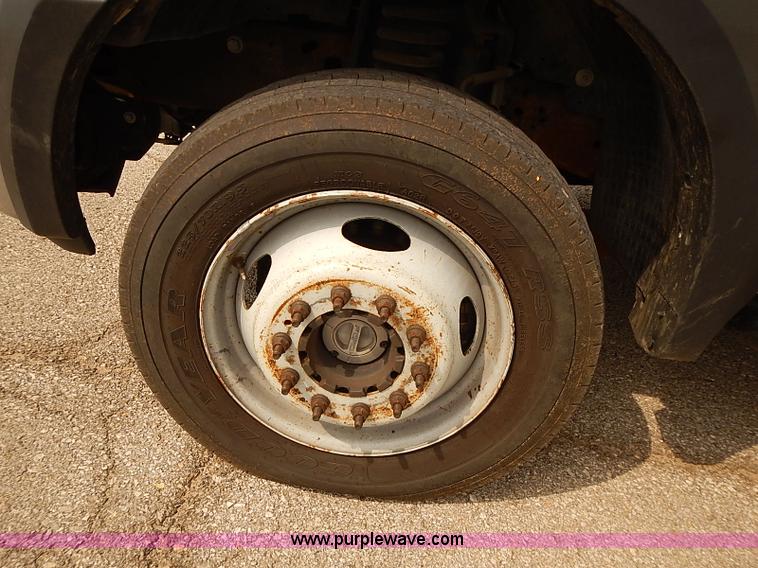 image for item J3117 2007 Ford F450 Super Duty XL bucket truck