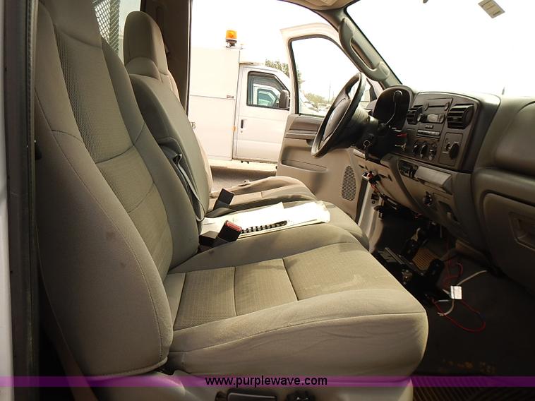 image for item J3117 2007 Ford F450 Super Duty XL bucket truck