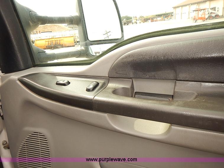 image for item J3117 2007 Ford F450 Super Duty XL bucket truck