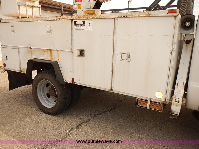image for item J3117 2007 Ford F450 Super Duty XL bucket truck