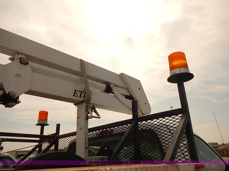 image for item J3117 2007 Ford F450 Super Duty XL bucket truck