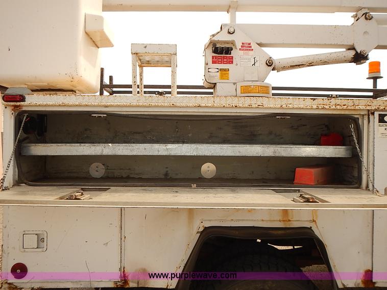 image for item J3117 2007 Ford F450 Super Duty XL bucket truck