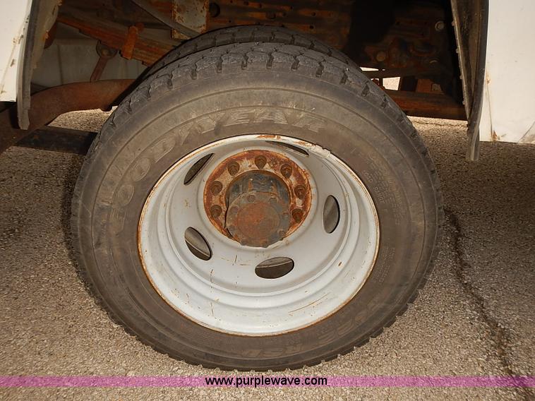 image for item J3117 2007 Ford F450 Super Duty XL bucket truck