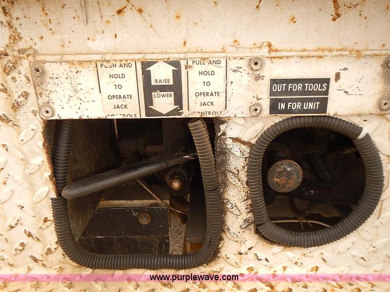 image for item J3117 2007 Ford F450 Super Duty XL bucket truck