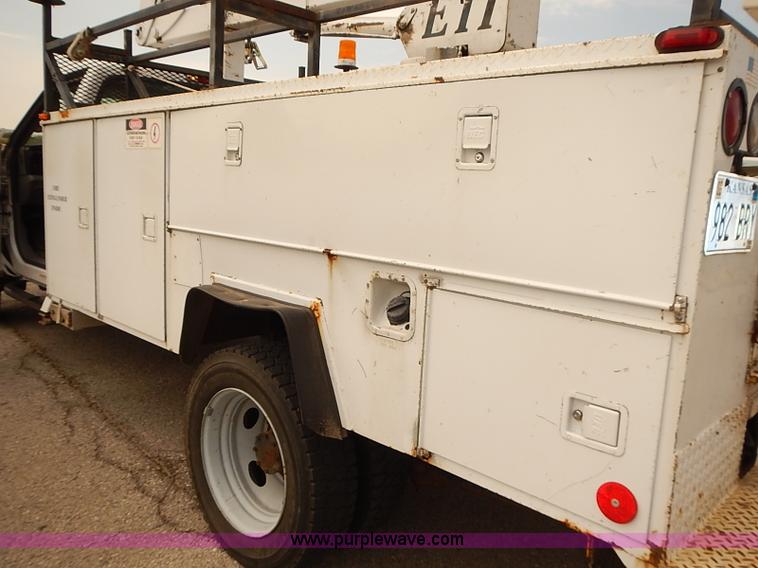 image for item J3117 2007 Ford F450 Super Duty XL bucket truck