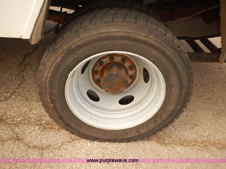 image for item J3117 2007 Ford F450 Super Duty XL bucket truck