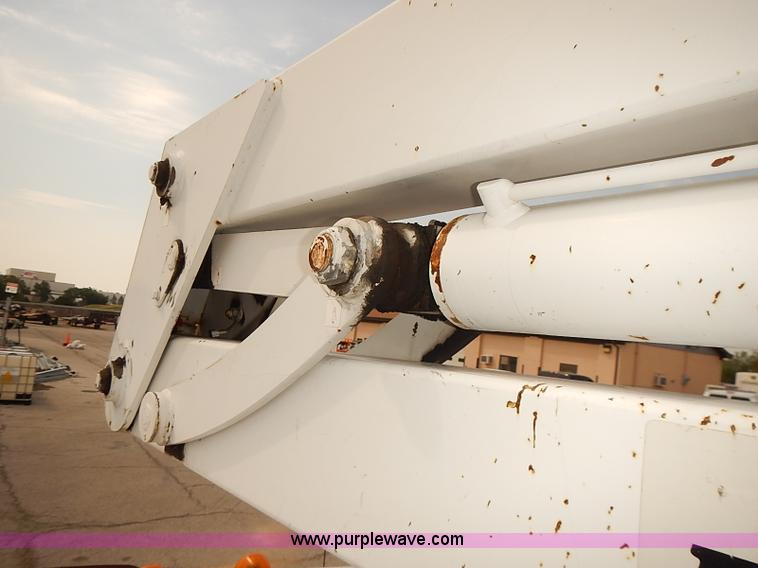 image for item J3117 2007 Ford F450 Super Duty XL bucket truck