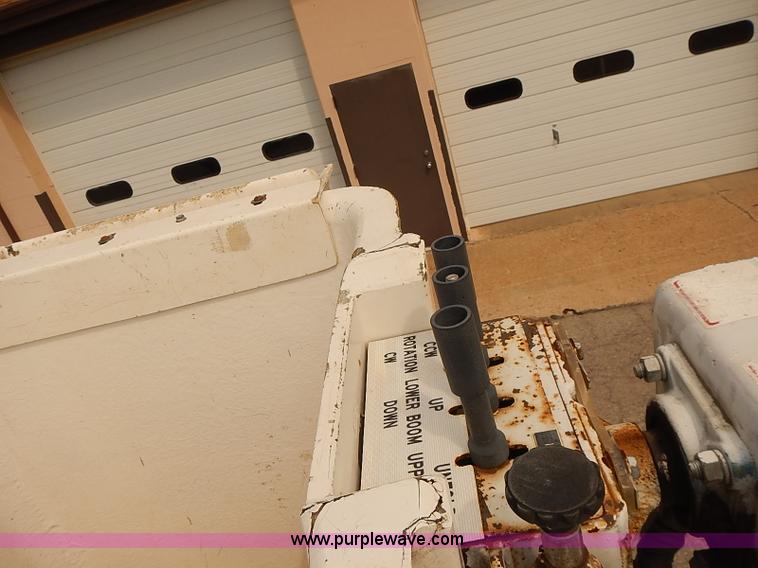 image for item J3117 2007 Ford F450 Super Duty XL bucket truck