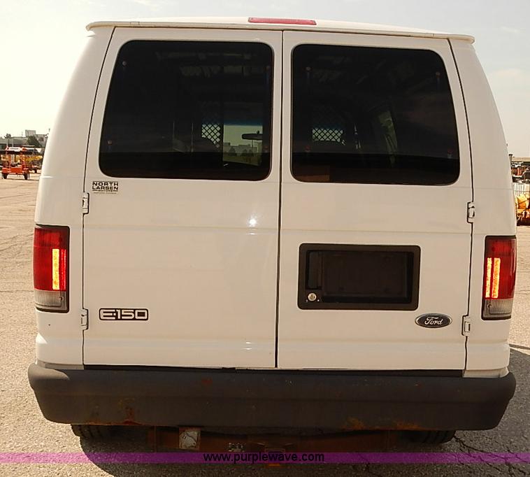 image for item J3118 2003 Ford E150 van