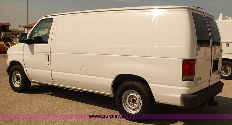image for item J3118 2003 Ford E150 van