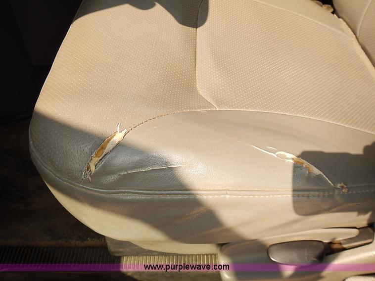 image for item J3118 2003 Ford E150 van