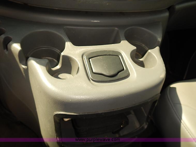 image for item J3118 2003 Ford E150 van