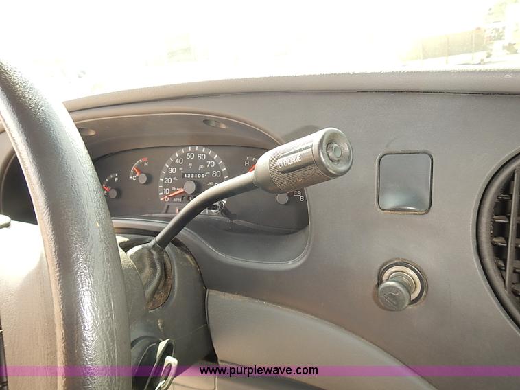 image for item J3118 2003 Ford E150 van