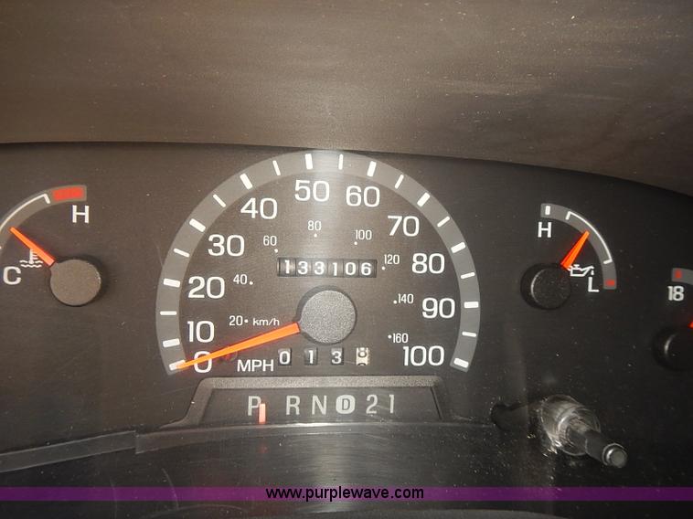 image for item J3118 2003 Ford E150 van