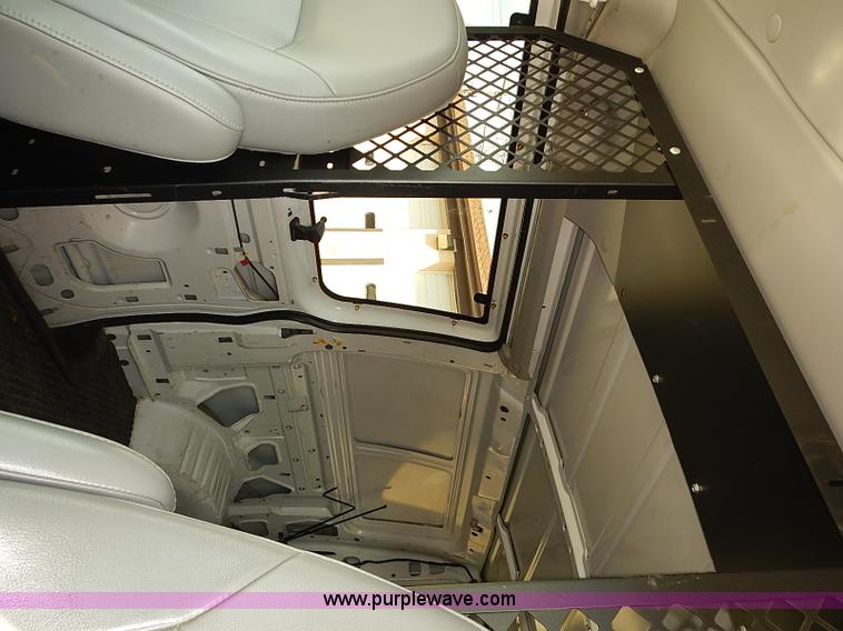 image for item J3118 2003 Ford E150 van