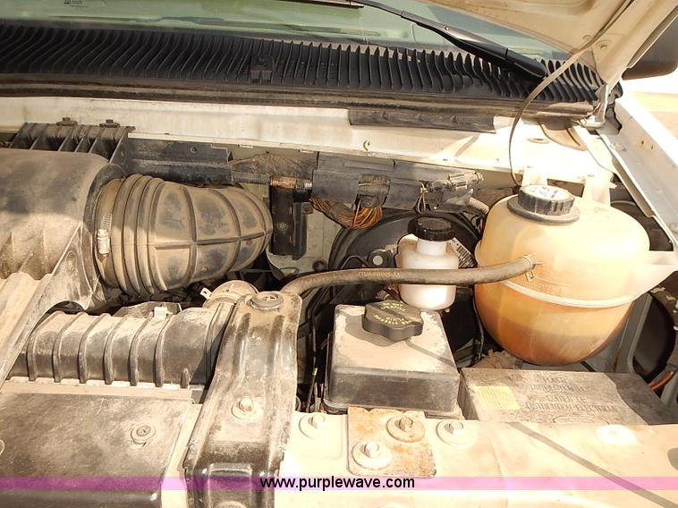 image for item J3118 2003 Ford E150 van