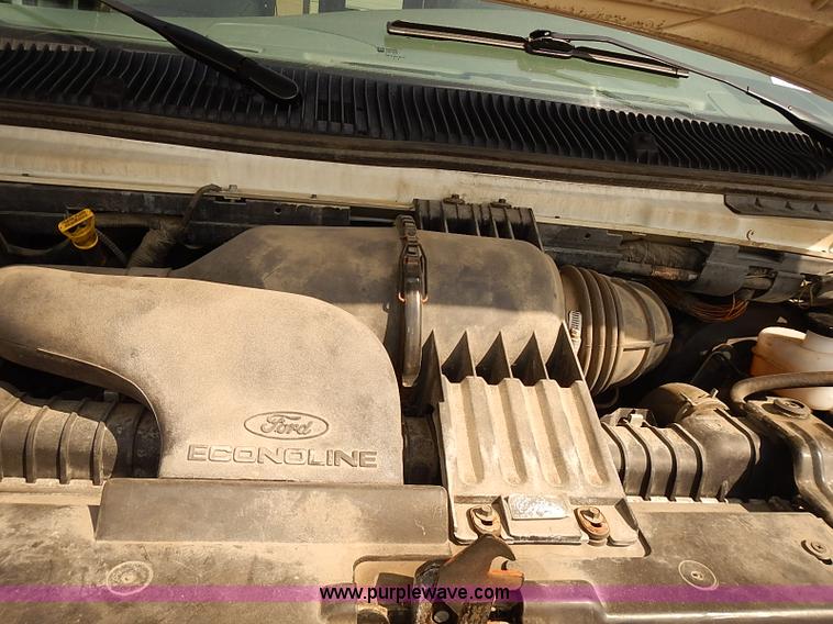 image for item J3118 2003 Ford E150 van