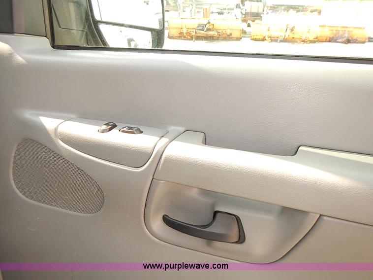 image for item J3118 2003 Ford E150 van