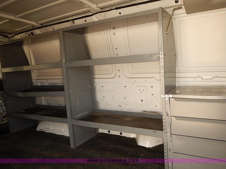 image for item J3118 2003 Ford E150 van