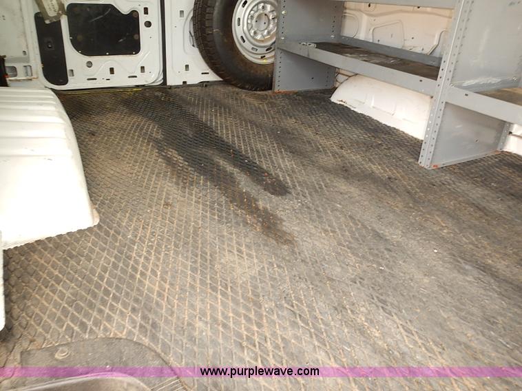 image for item J3118 2003 Ford E150 van