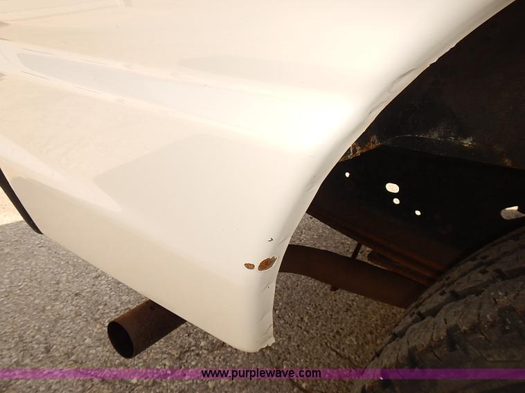 image for item J3118 2003 Ford E150 van