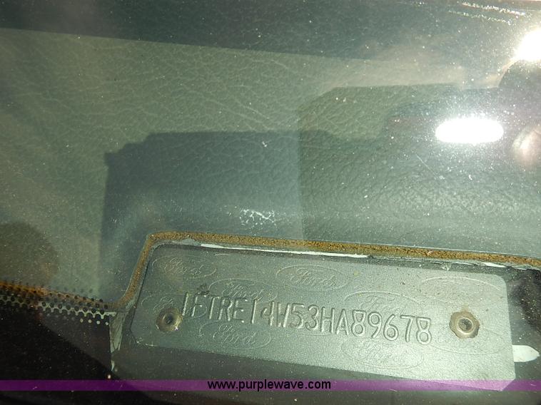 image for item J3118 2003 Ford E150 van