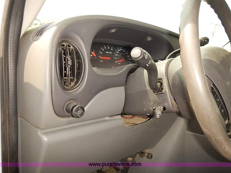 image for item J3119 2007 Ford E350 Super Duty van